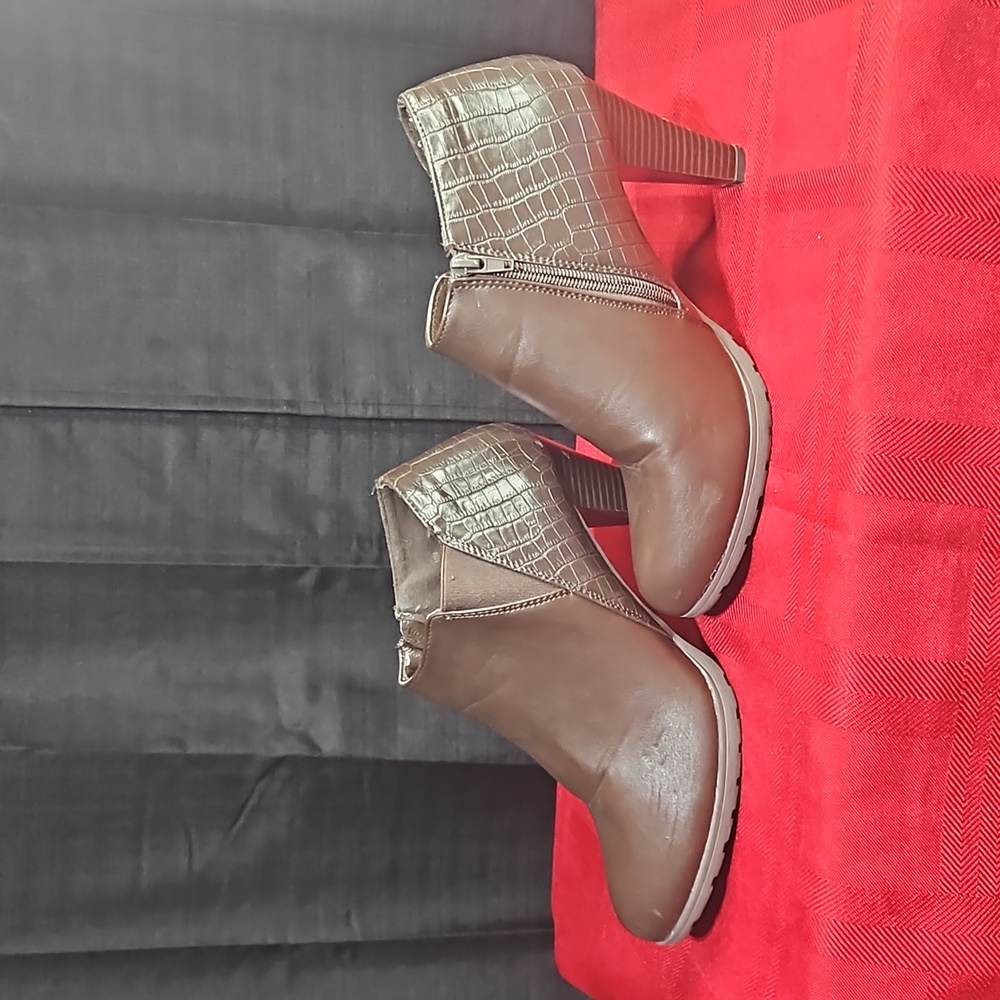 Heeled ankle boots - Picture 3 of 6